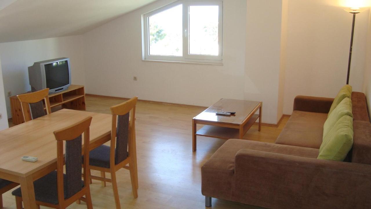 Apartments And Rooms With Parking Space Gradac, Makarska - 6819 Gradac  Buitenkant foto