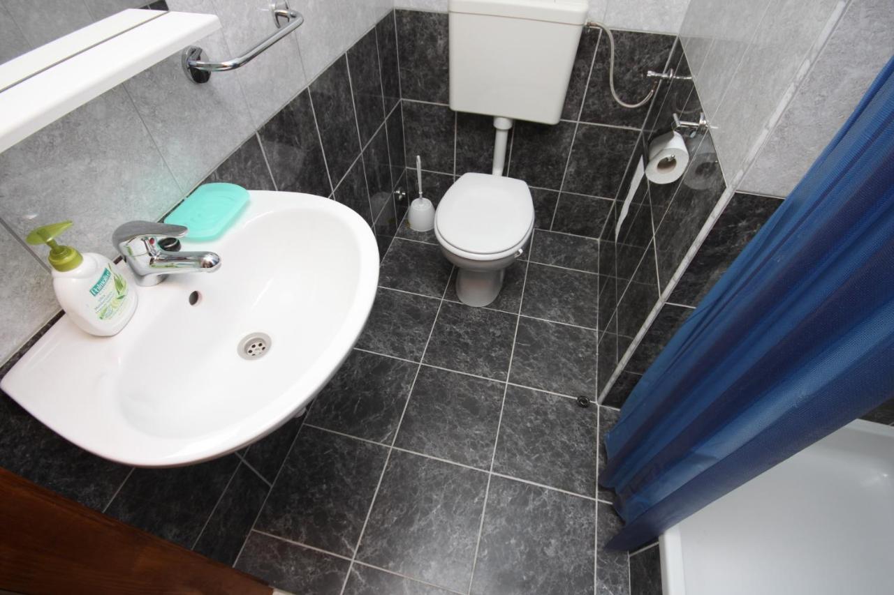 Apartments And Rooms With Parking Space Gradac, Makarska - 6819 Gradac  Buitenkant foto