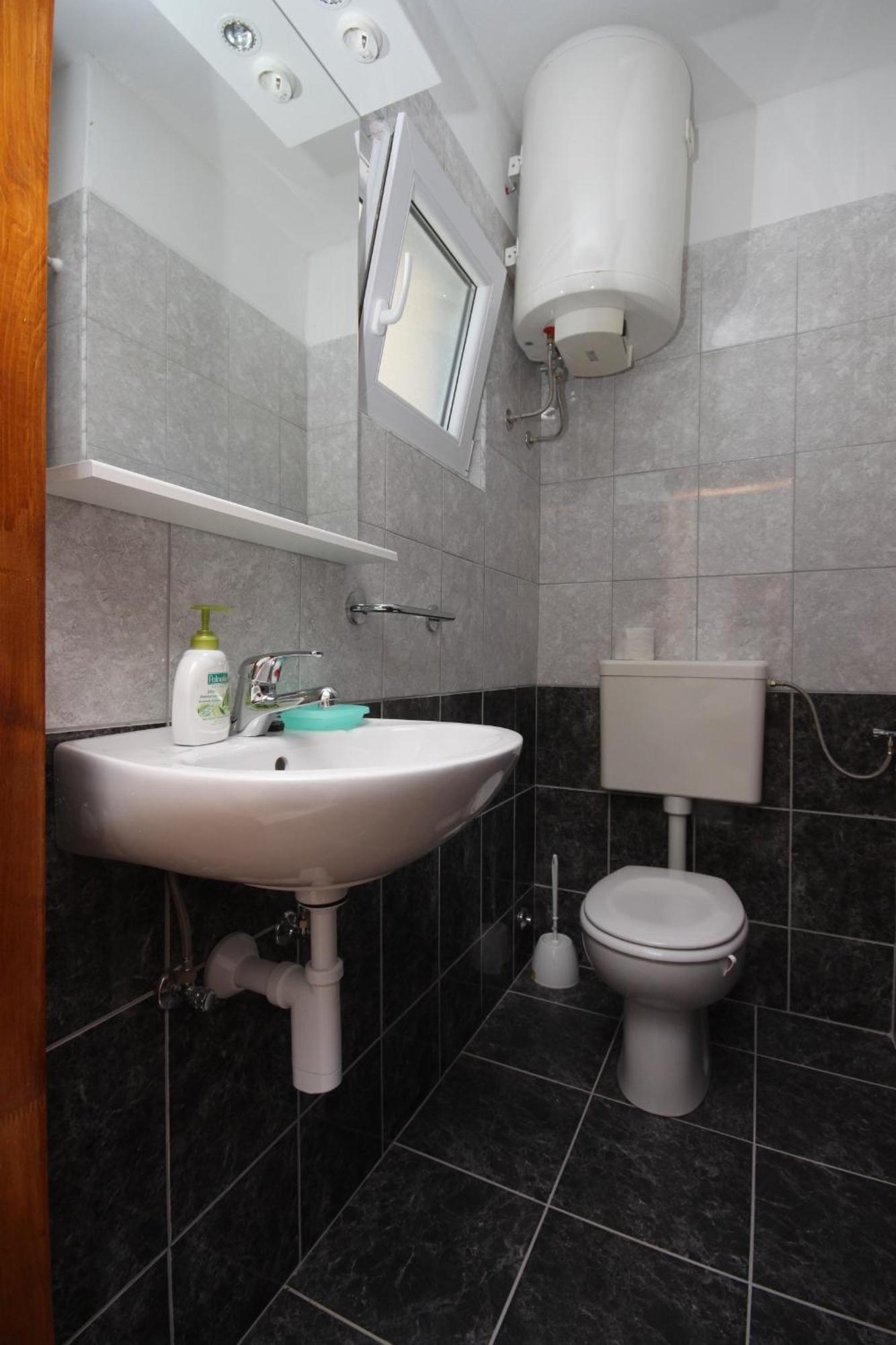 Apartments And Rooms With Parking Space Gradac, Makarska - 6819 Gradac  Kamer foto