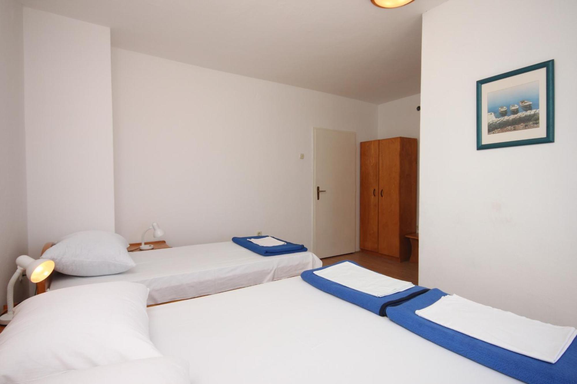 Apartments And Rooms With Parking Space Gradac, Makarska - 6819 Gradac  Kamer foto